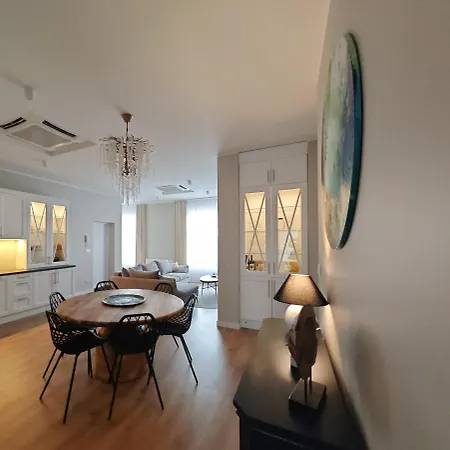 Apartment Dr *